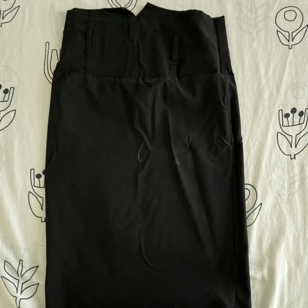 Stretch midi pencil skirt